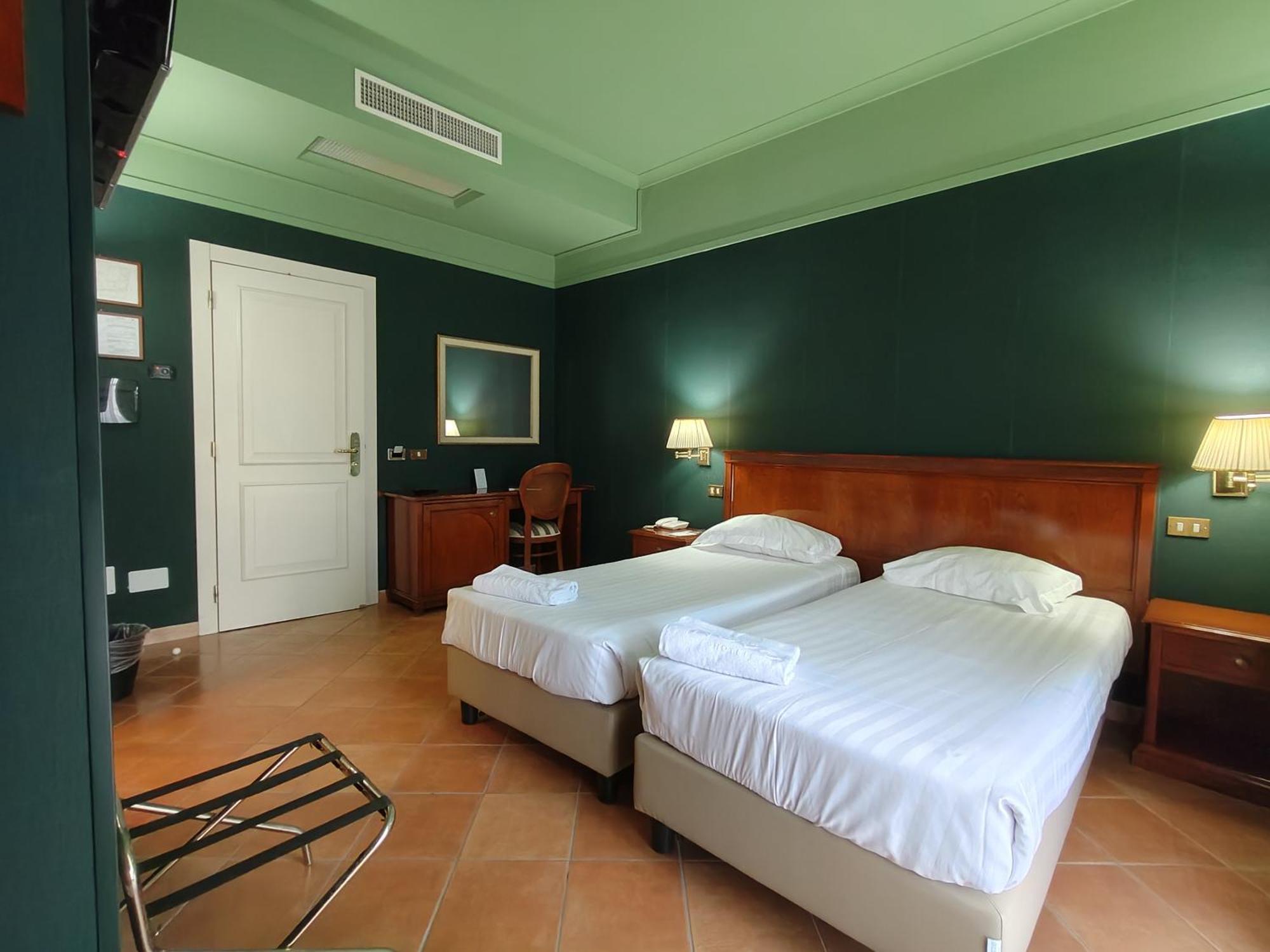 Hotel Nuvo Naples Bilik gambar