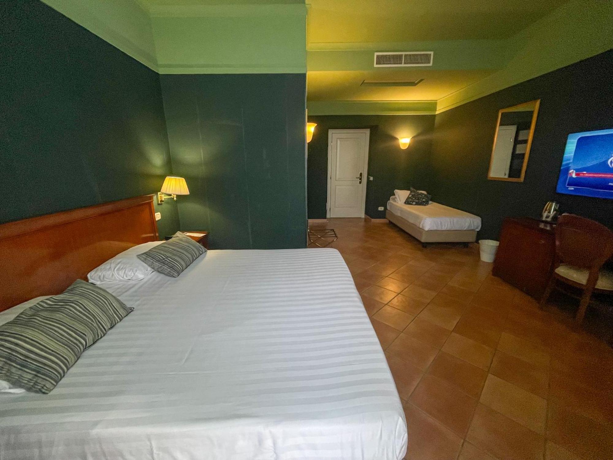Hotel Nuvo Naples Luaran gambar