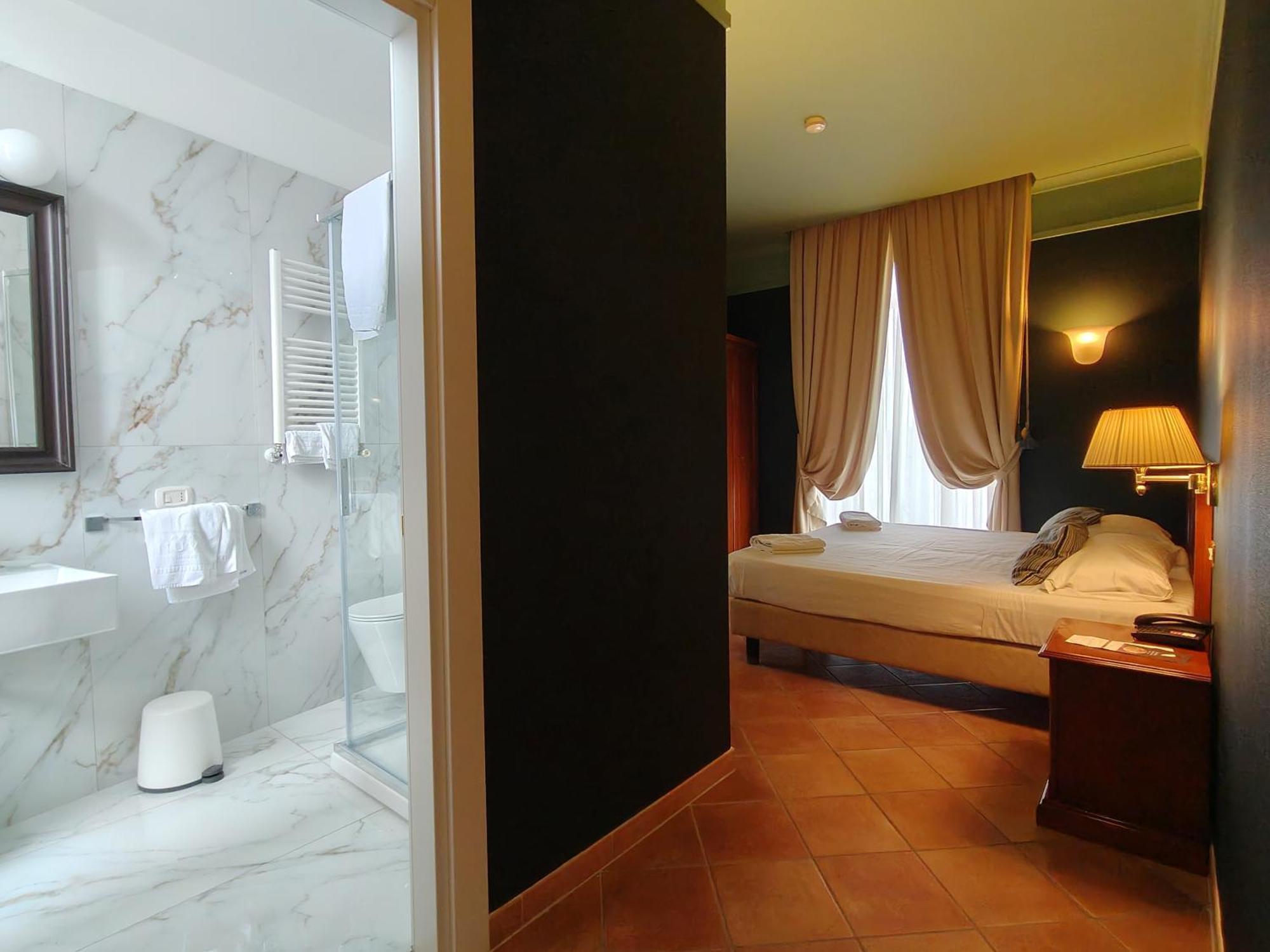 Hotel Nuvo Naples Luaran gambar