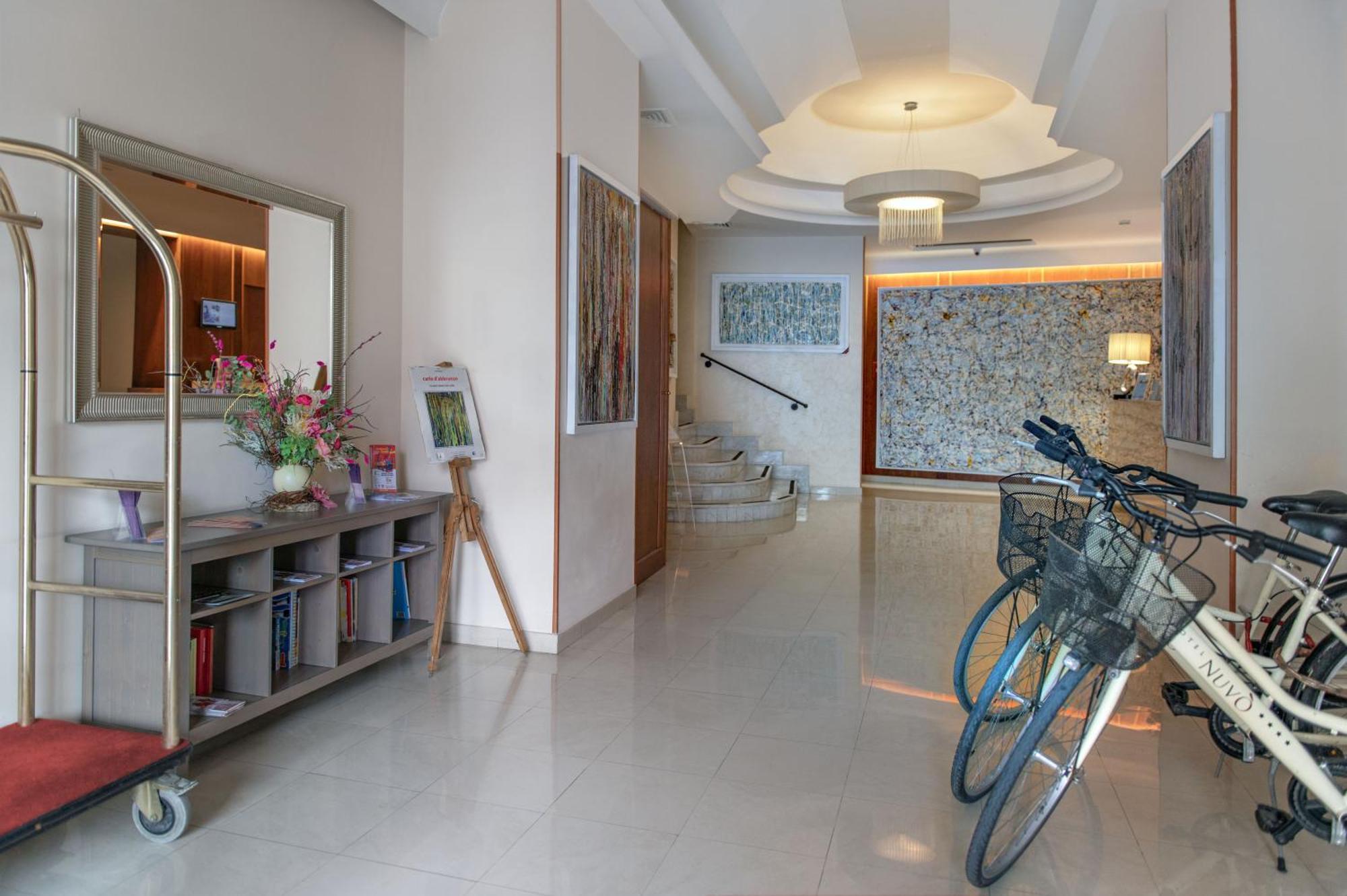 Hotel Nuvo Naples Luaran gambar