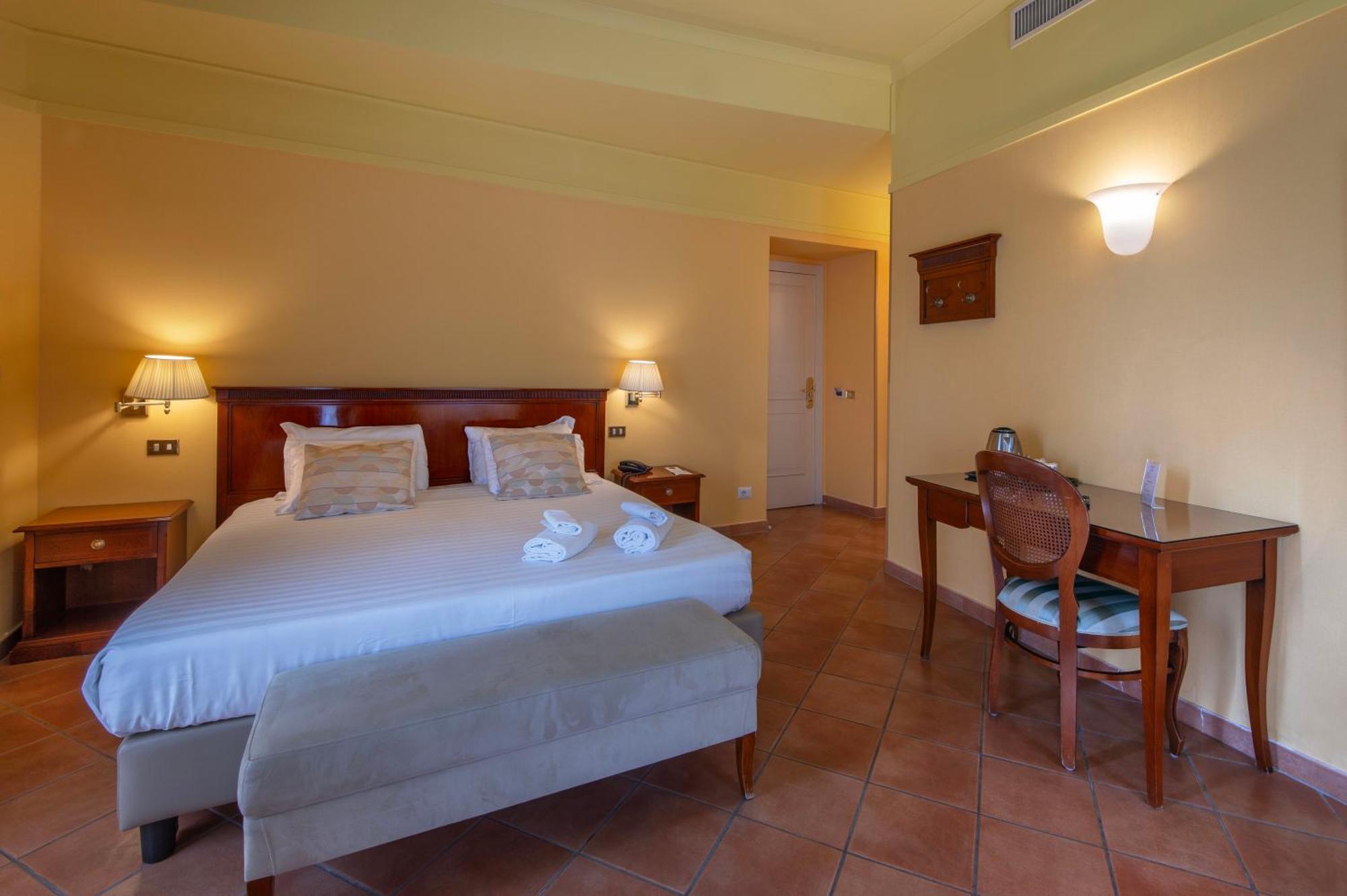 Hotel Nuvo Naples Luaran gambar