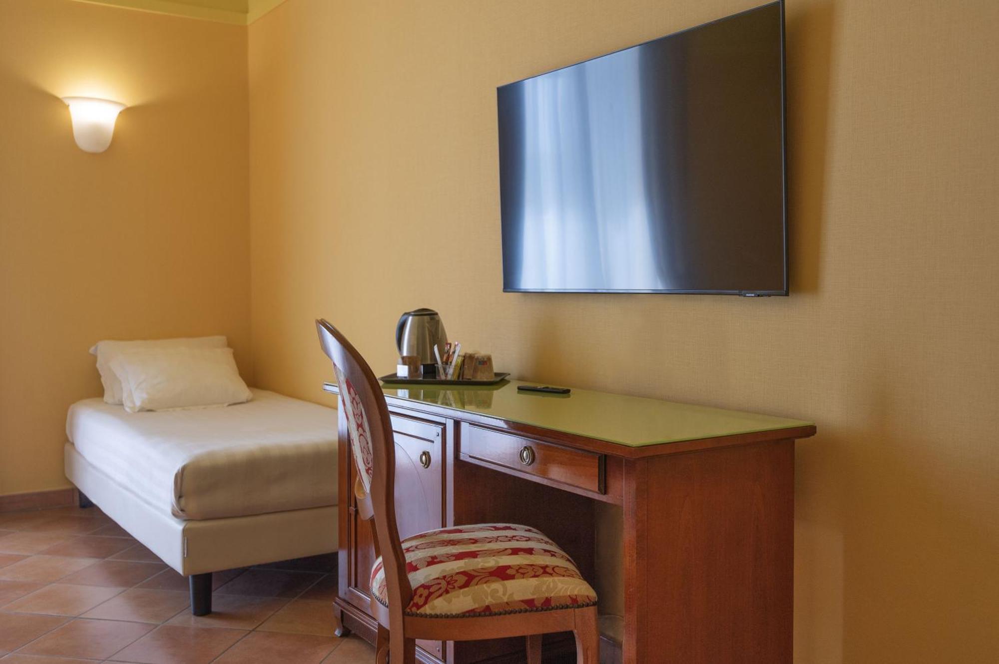 Hotel Nuvo Naples Bilik gambar